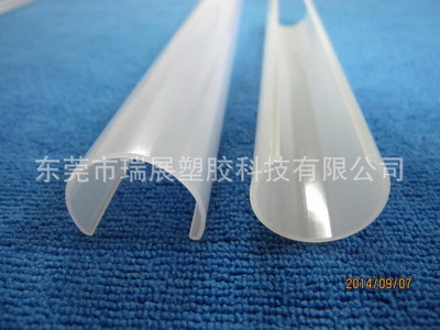 塑料異型材會變脆的原因是什么？